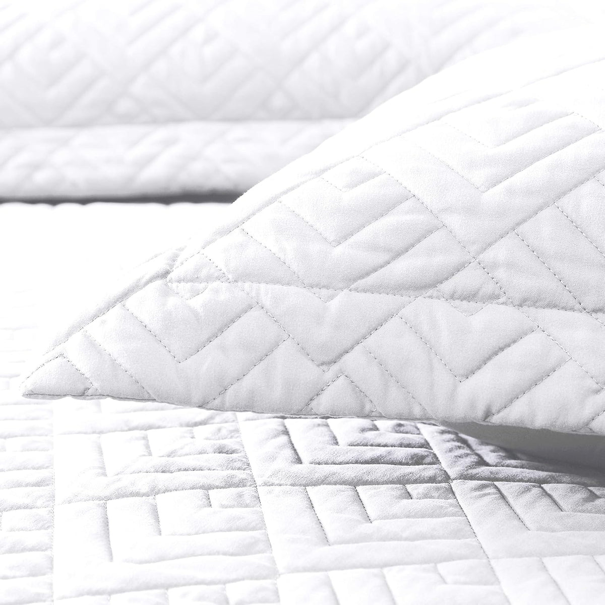 Quilt Set Queen Size Summer Squares Pattern White Bedspread